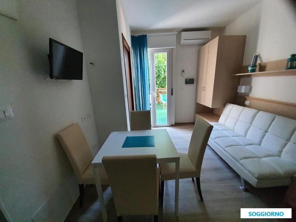 B&B Airone Cervia - Camere E Appartamenti Exteriör bild