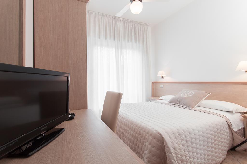B&B Airone Cervia - Camere E Appartamenti Exteriör bild
