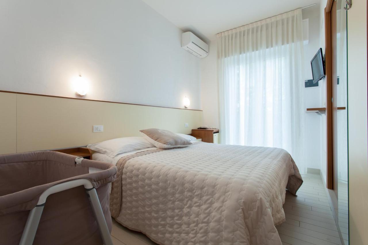 B&B Airone Cervia - Camere E Appartamenti Exteriör bild